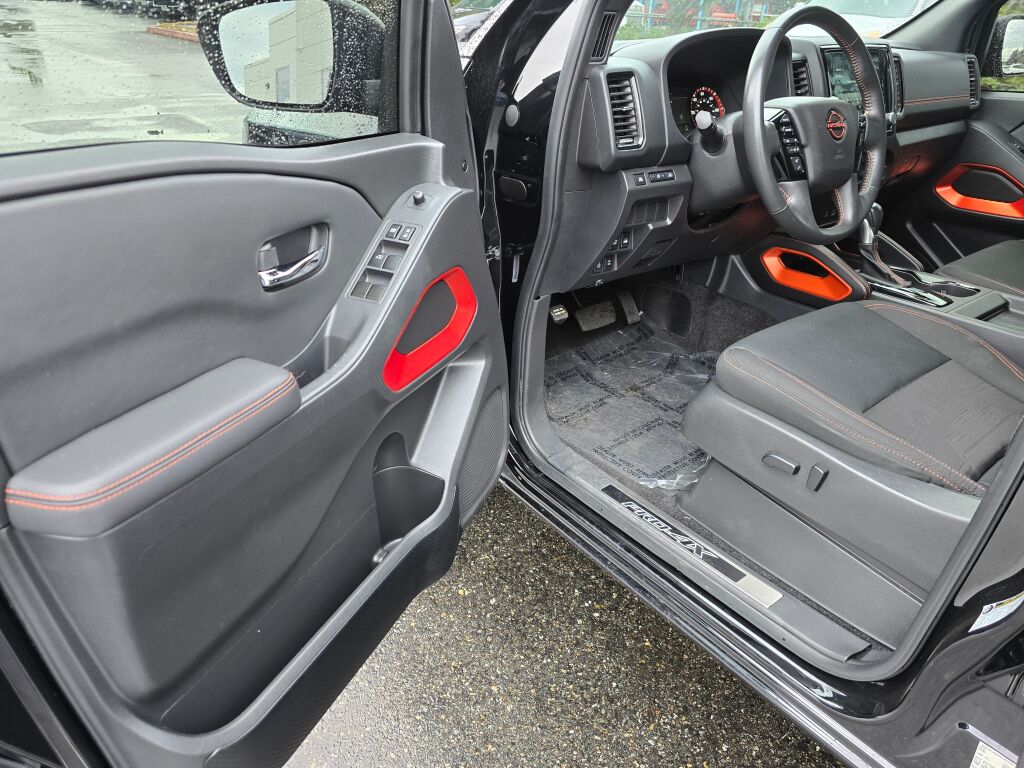 2023 Nissan Frontier PRO-4X photo 18