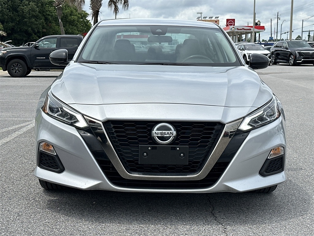 2022 Nissan Altima 2.5 SR photo 3
