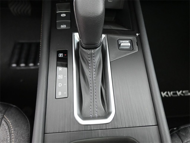 2025 Nissan Kicks SV photo 2