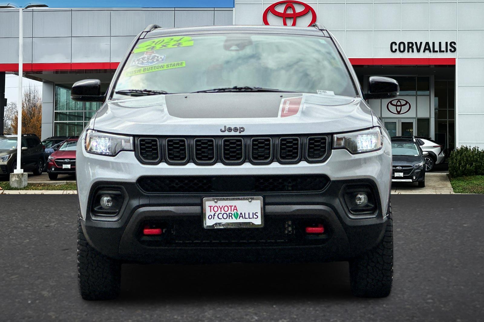 2024 Jeep Compass Trailhawk photo 8