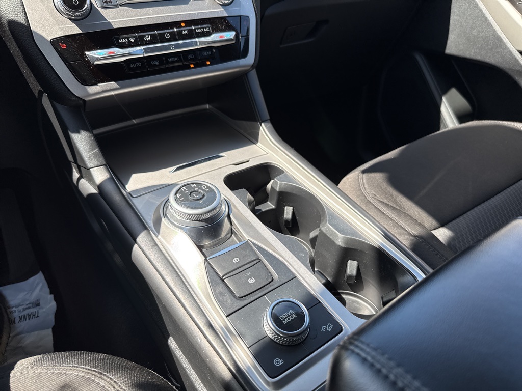 2022 Ford Explorer XLT photo 12