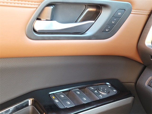 2025 Nissan Pathfinder Platinum photo 28