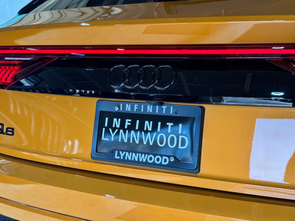 2022 Audi Q8 55 Premium Plus photo 21