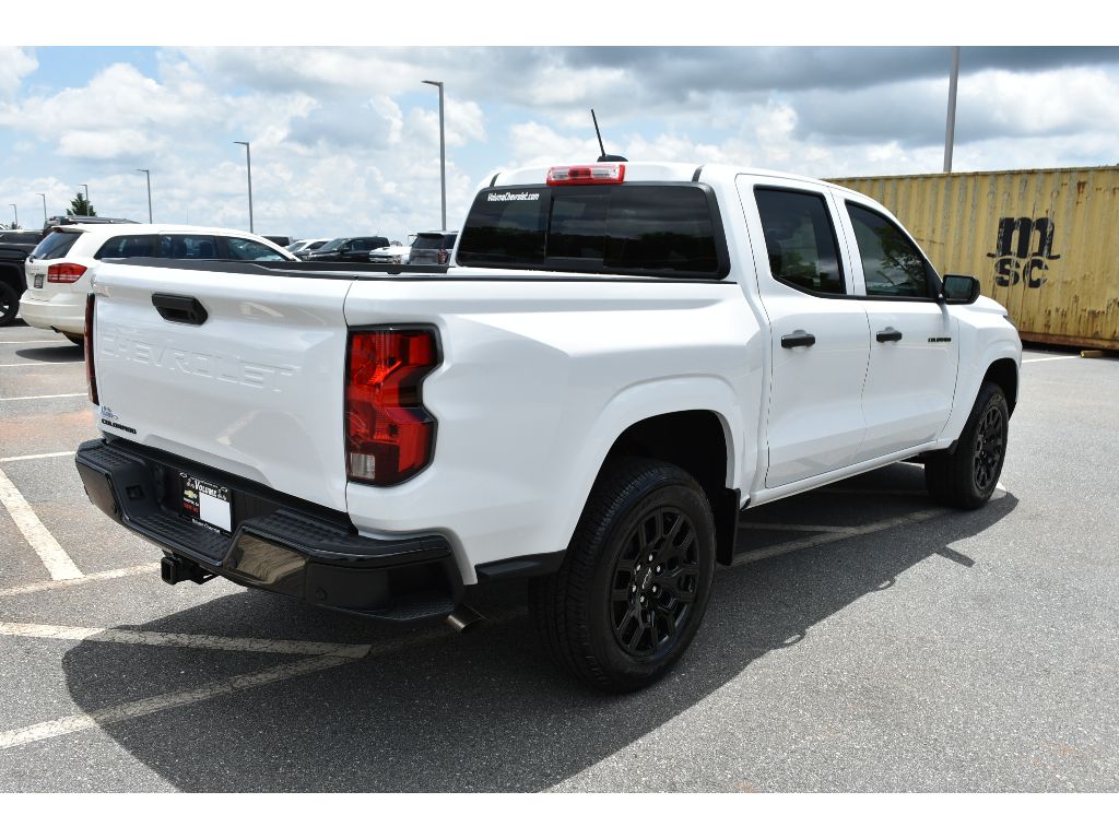 2025 Chevrolet Colorado LT photo 5