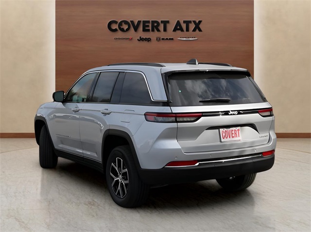 2025 Jeep Grand Cherokee Limited photo 3