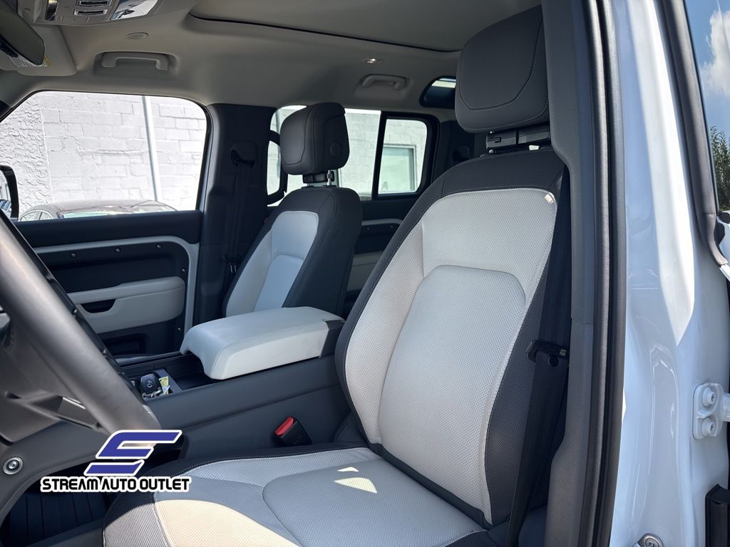 2024 Land Rover Defender 110 X-Dynamic SE photo 12
