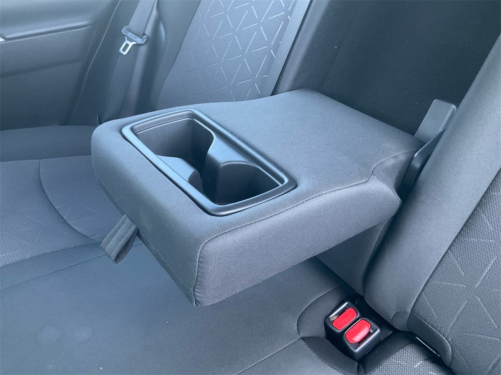 2023 Toyota RAV4 XLE photo 25