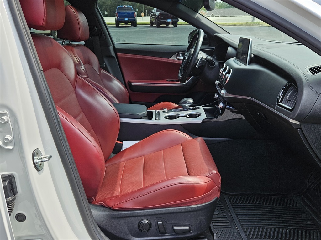 2020 Kia Stinger GT2 photo 15