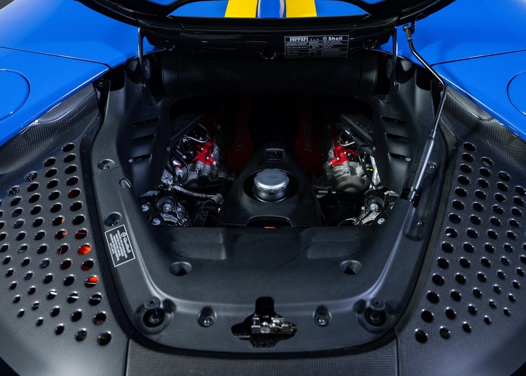 2025 Ferrari SF90 Spider Base photo 25