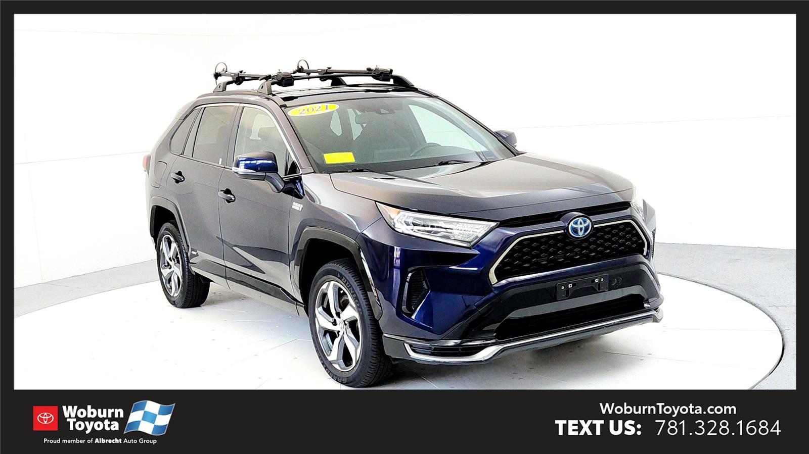 2021 Toyota RAV4 SE's photo
