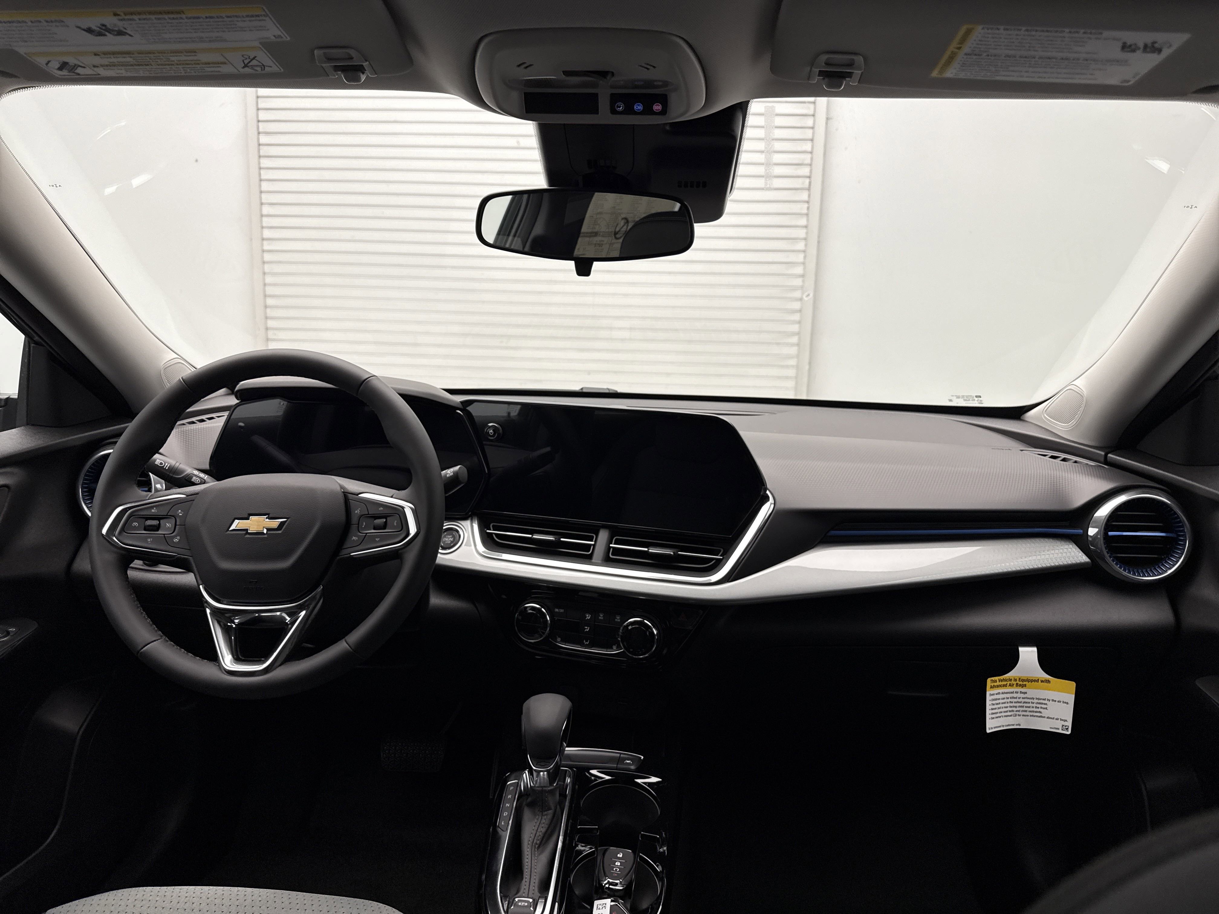 2025 Chevrolet Trax LT photo 14