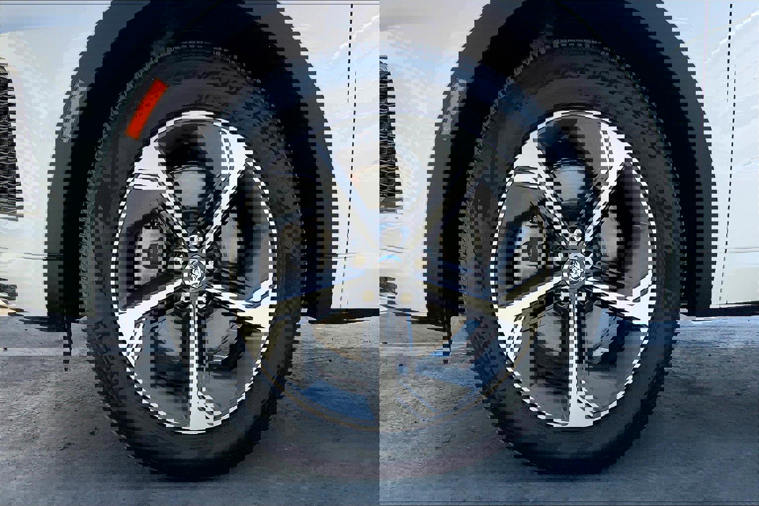 2024 Jaguar E-PACE R-Dynamic SE photo 7