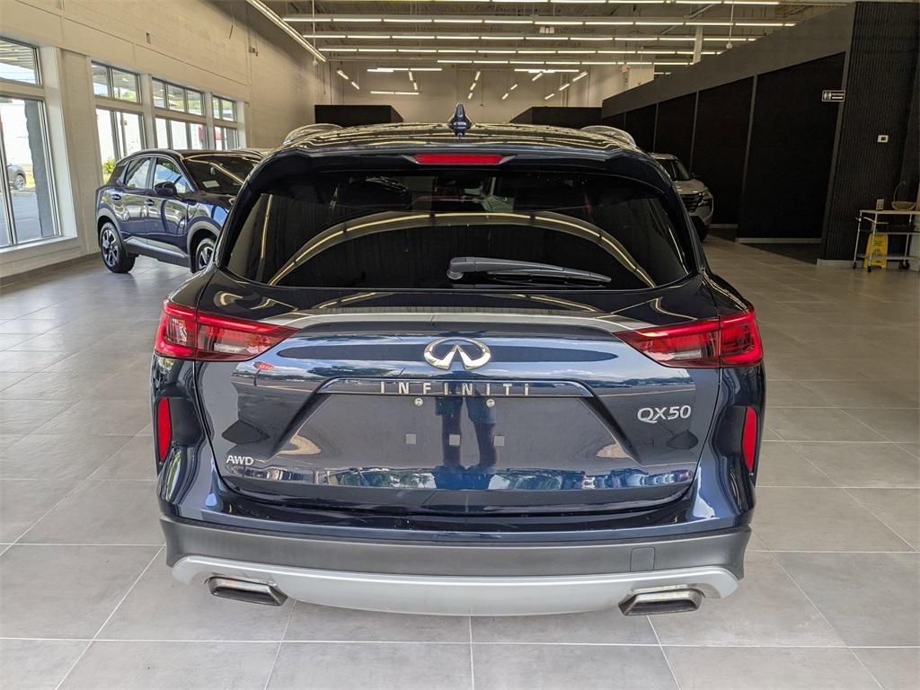 2019 Infiniti QX50 Luxe AWD photo 3