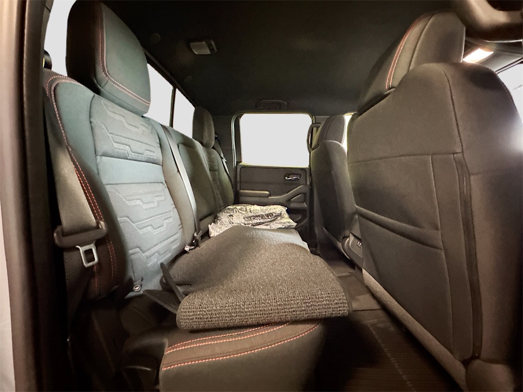 2025 Nissan Frontier PRO-4X photo 15