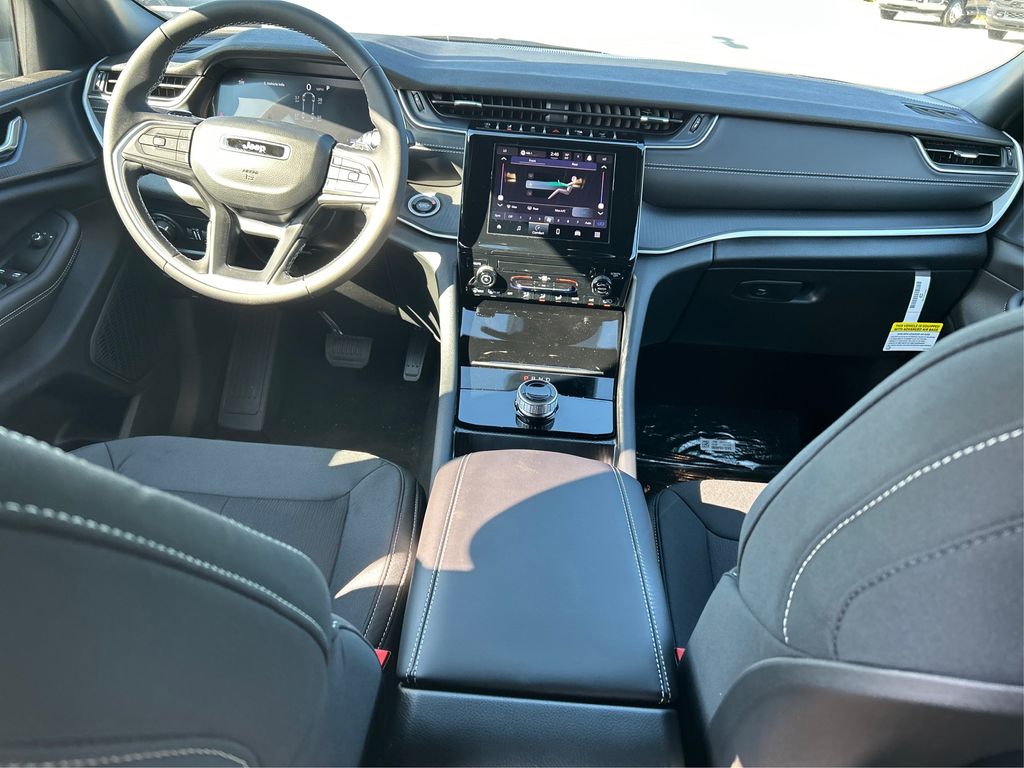 2025 Jeep Grand Cherokee Laredo X photo 20