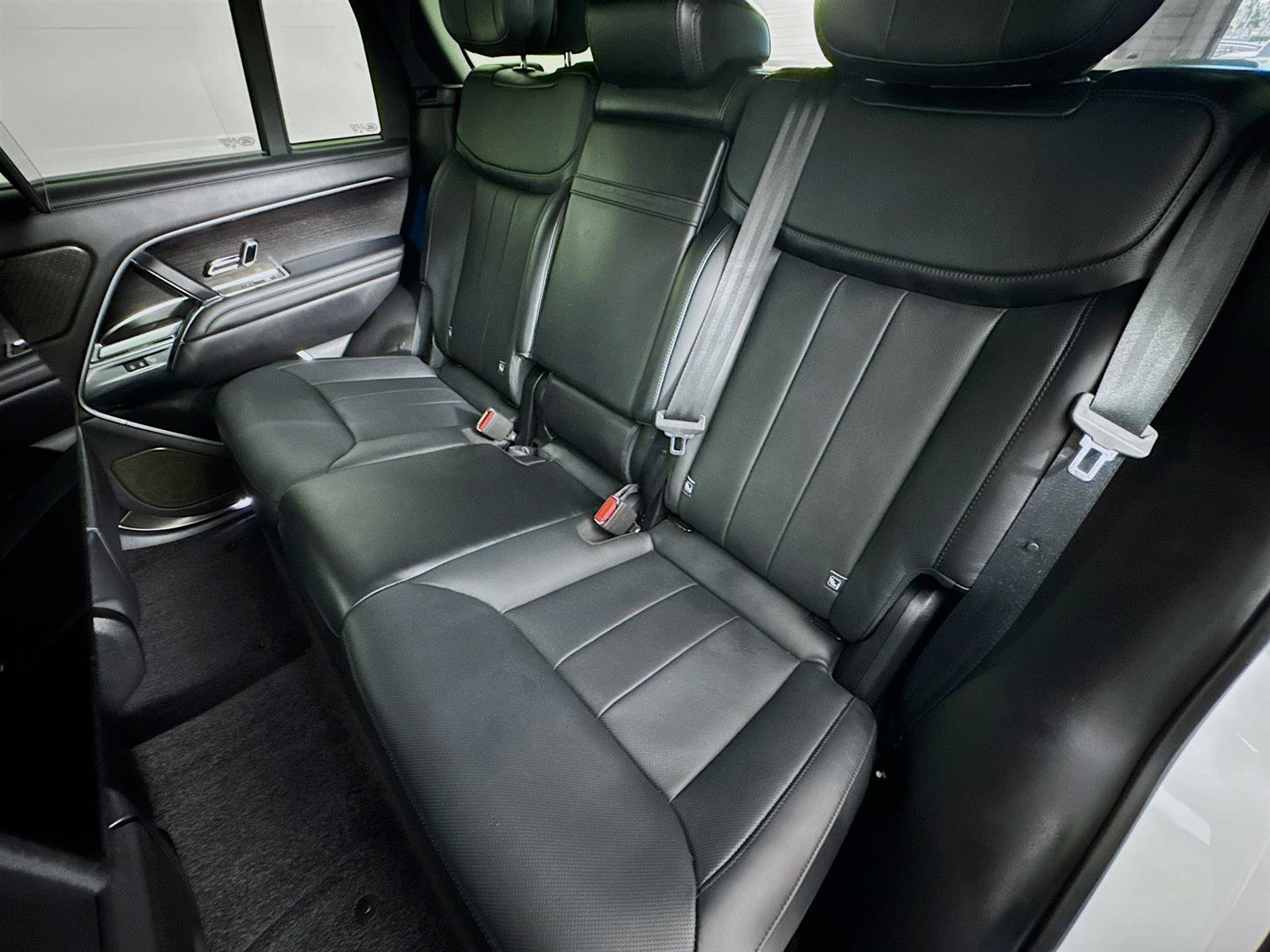 2024 Land Rover Range Rover Autobiography photo 18