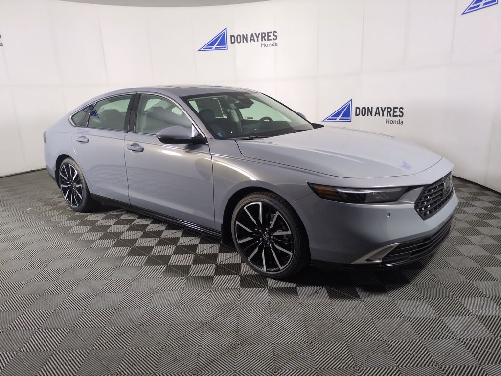 2025 Honda Accord Hybrid Touring photo 7