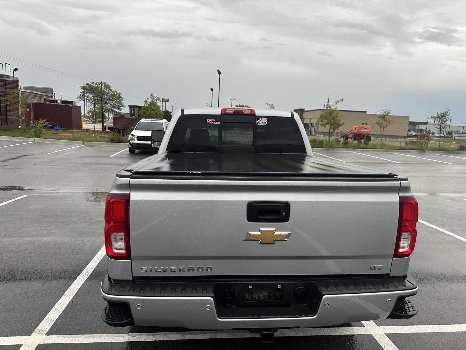 2018 Chevrolet Silverado 1500 LTZ photo 3