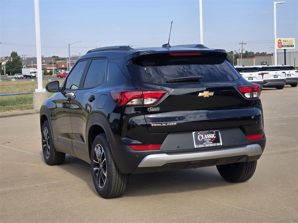 2026 Chevrolet Trailblazer LT photo 3
