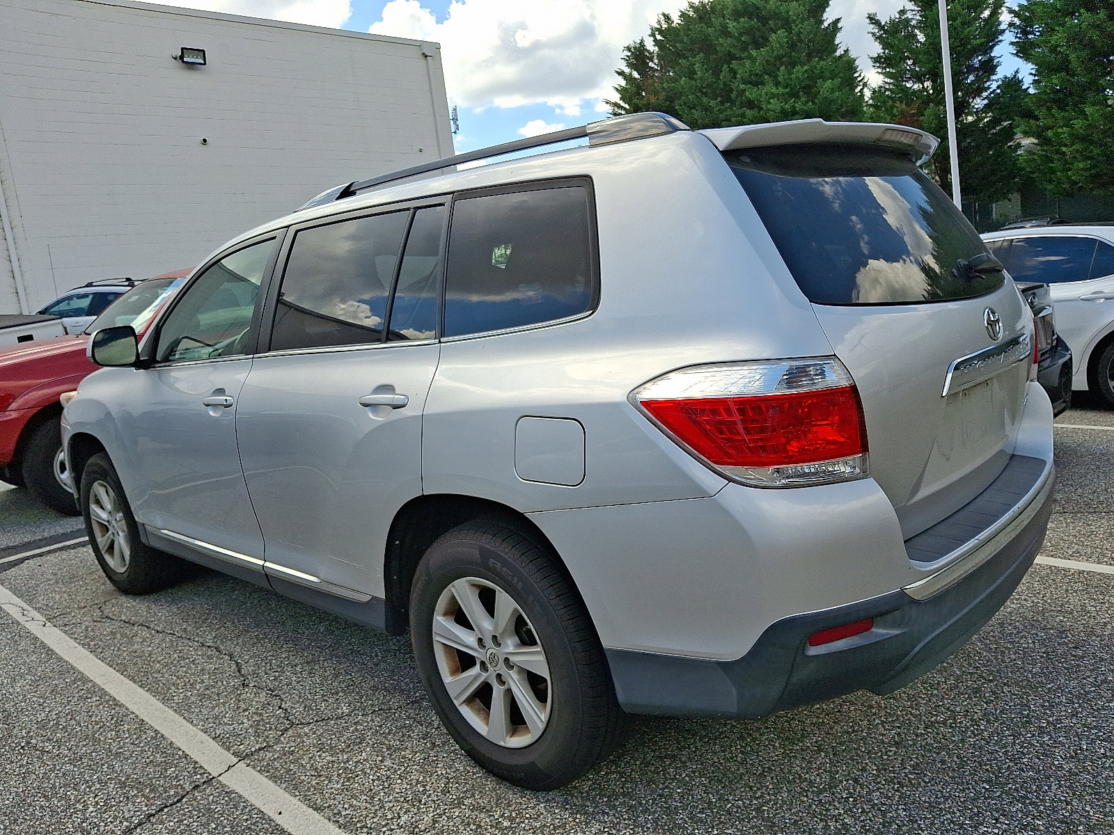 2012 Toyota Highlander Base photo 2