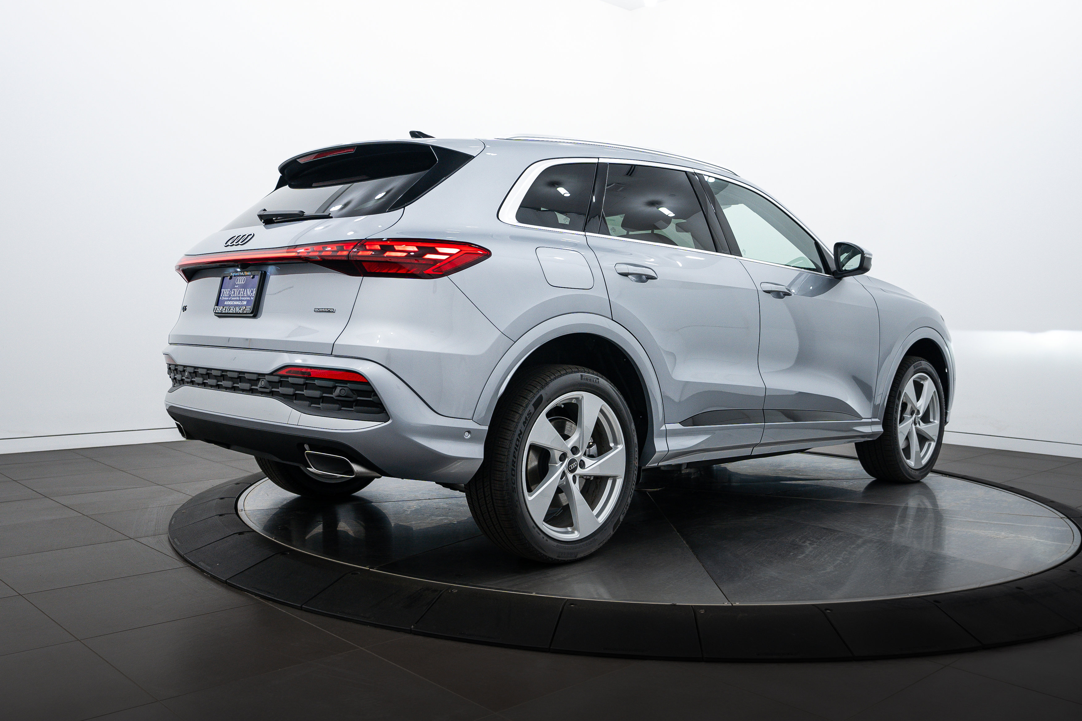 2025 Audi Q5 Premium Plus photo 4