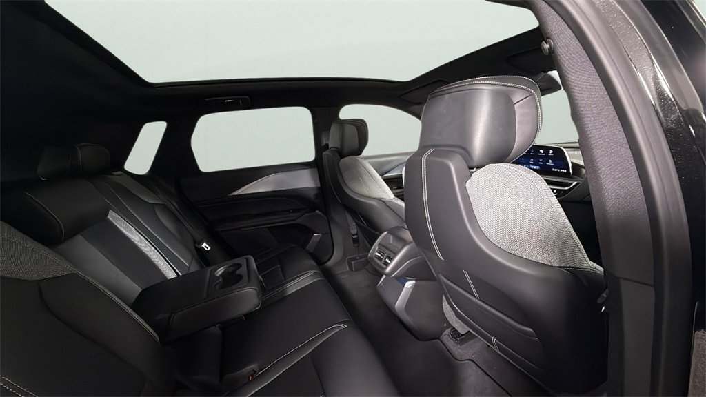 2024 Cadillac Lyriq Tech photo 33