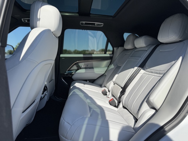2025 Land Rover Range Rover Sport SE photo 11