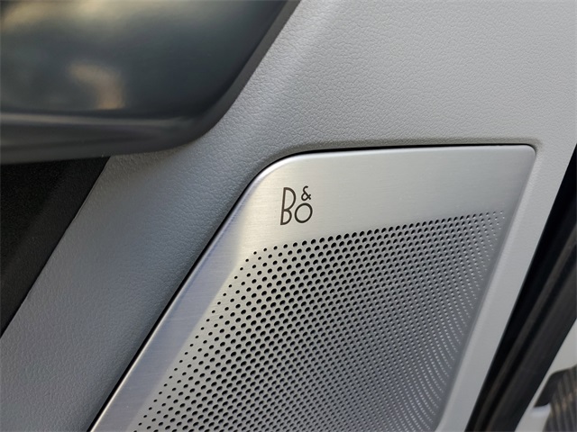 2023 Ford F-150 Limited photo 12