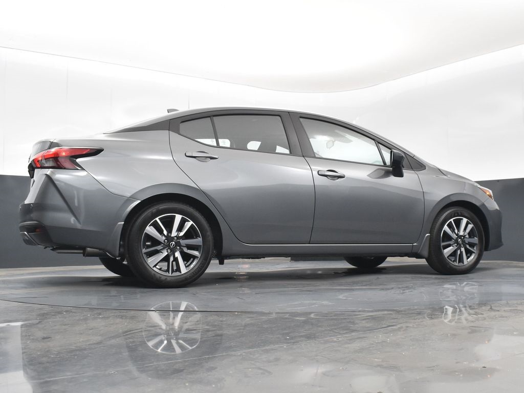 2025 Nissan Versa 1.6 SV photo 40