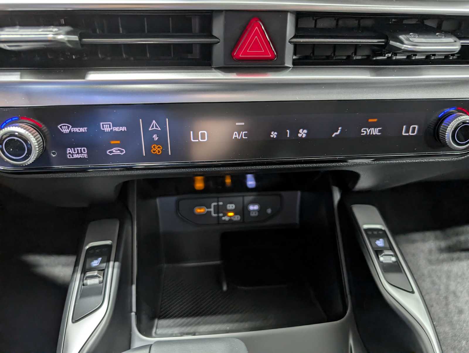 2026 Kia Sorento S photo 27
