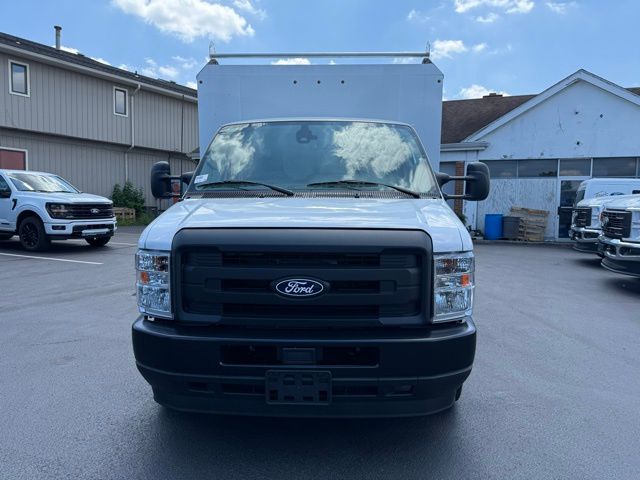 2026 Ford E-350 Base photo 2