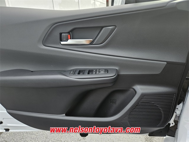 2025 Toyota Prius XLE photo 13
