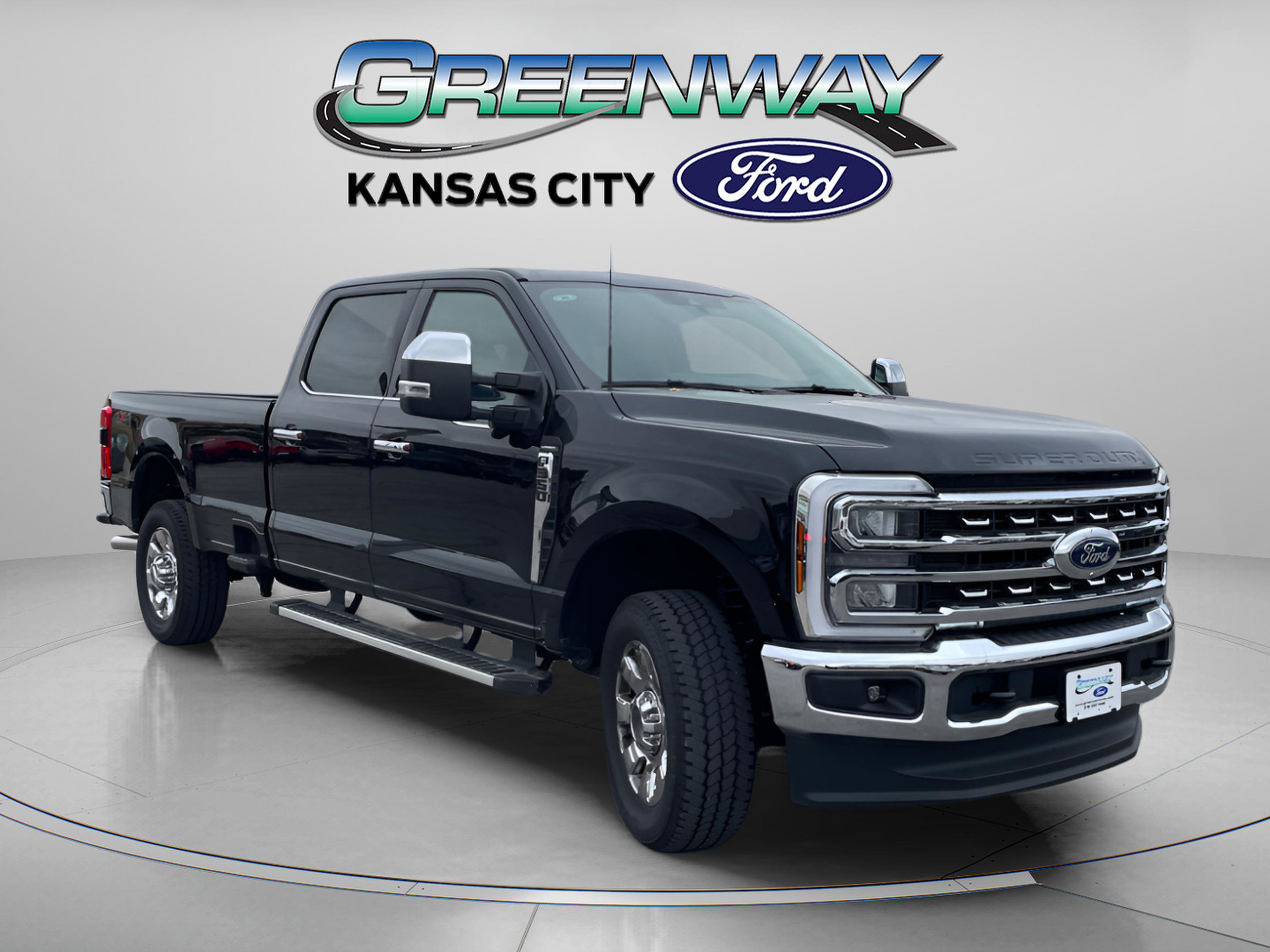 2025 Ford F-350 Super Duty Lariat's photo