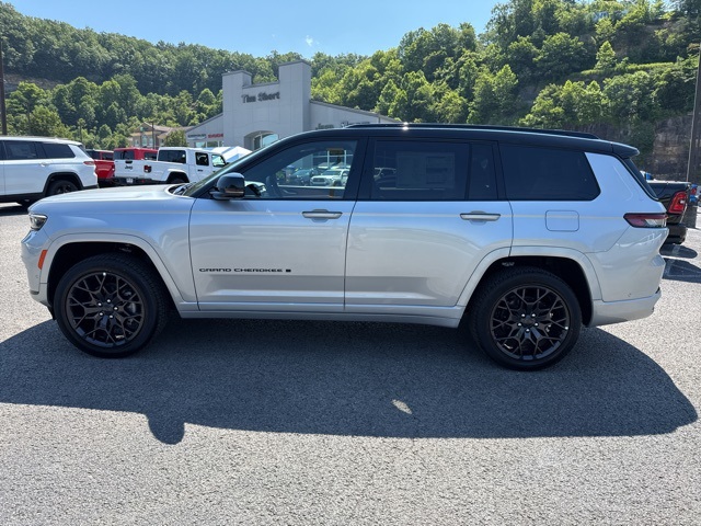 2025 Jeep Grand Cherokee L Summit Reserve photo 6