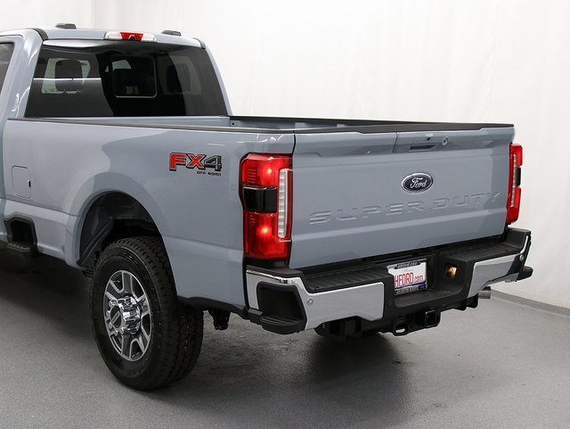 2026 Ford F-250 Lariat photo 9