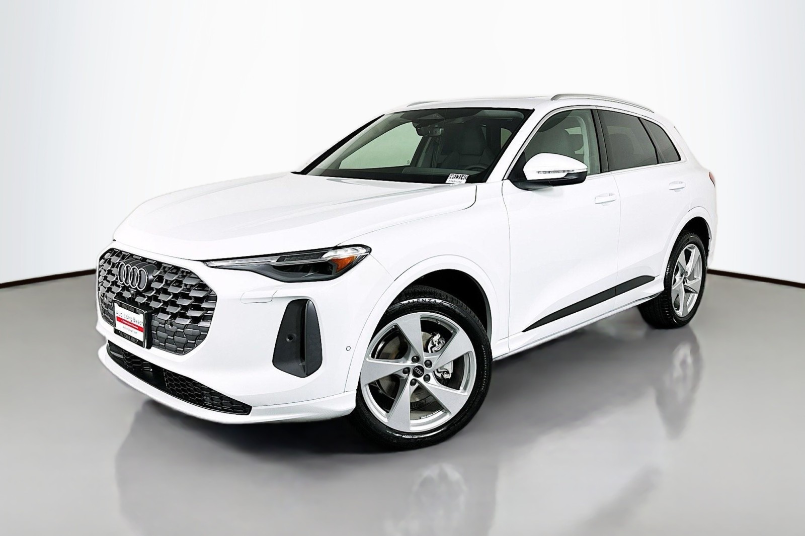 2025 Audi New Q5 Premium Plus's photo