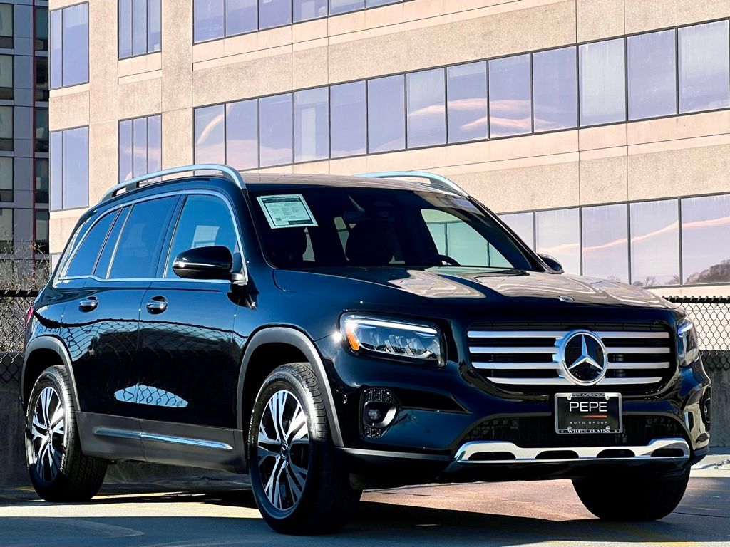 2025 Mercedes-Benz GLB Base's photo
