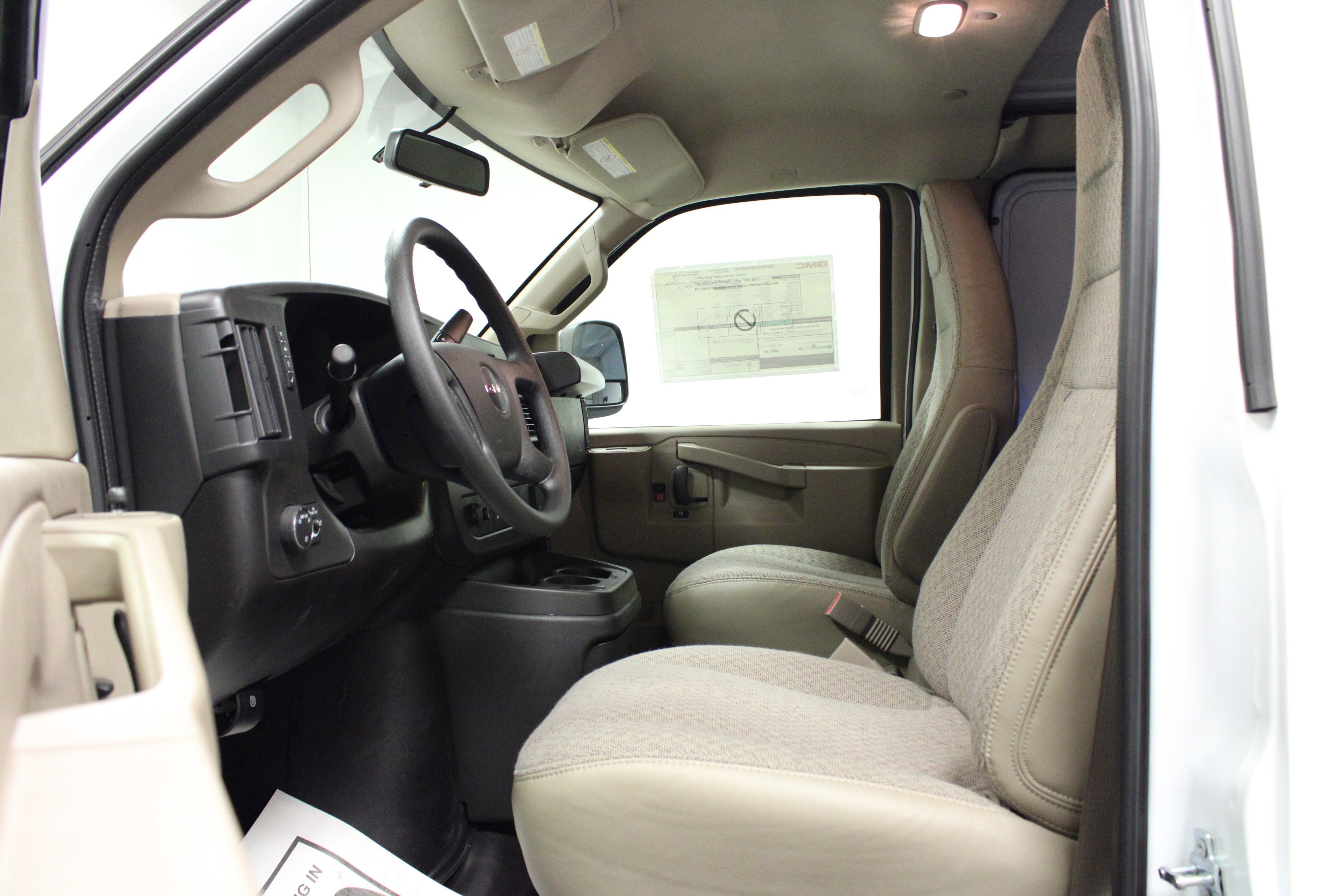 2025 Gmc Savana Cargo 2500 photo 10