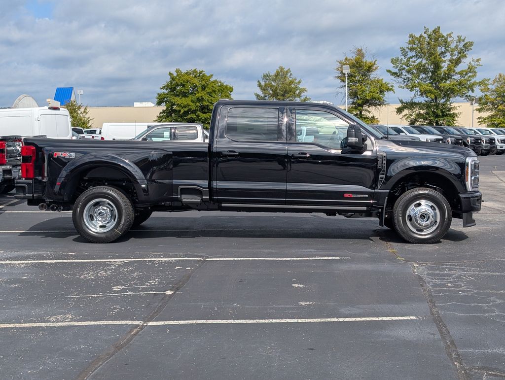 2026 Ford F-350 Platinum photo 3