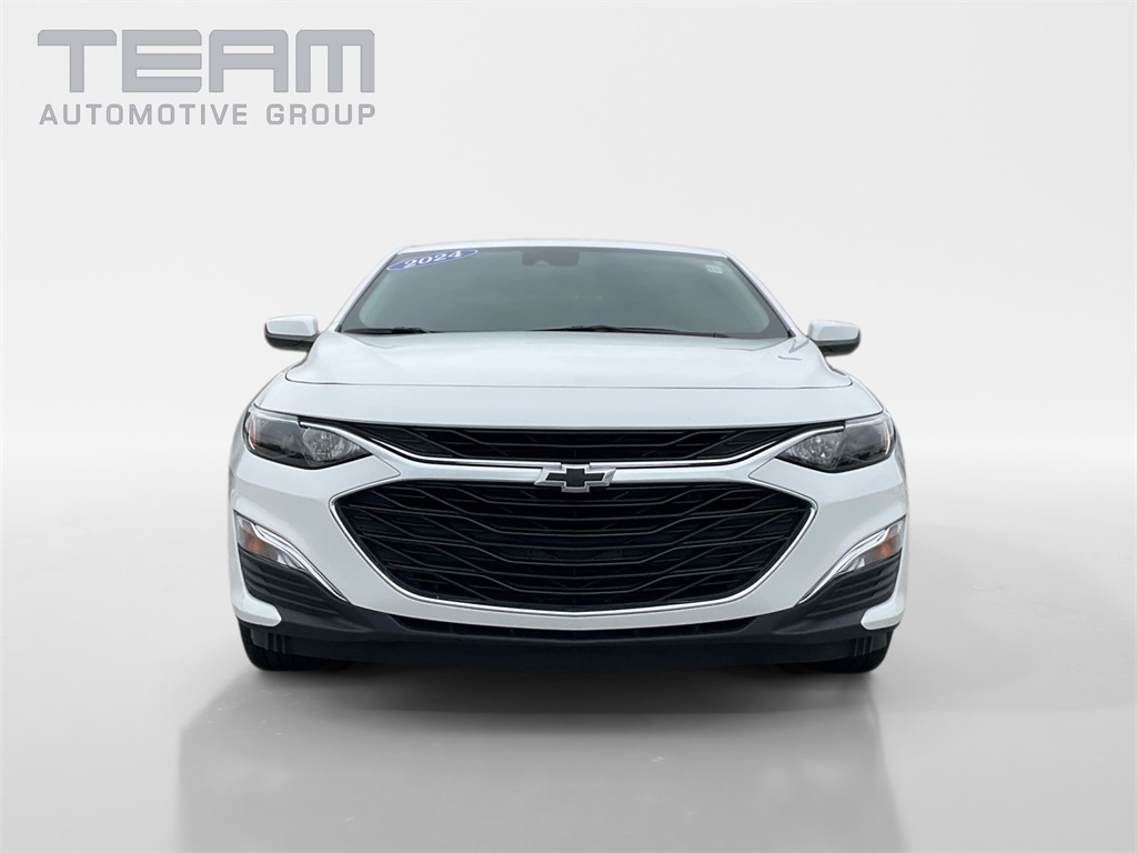 2024 Chevrolet Malibu RS photo 2