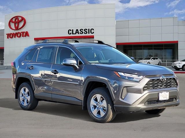 2025 Toyota RAV4 XLE's photo