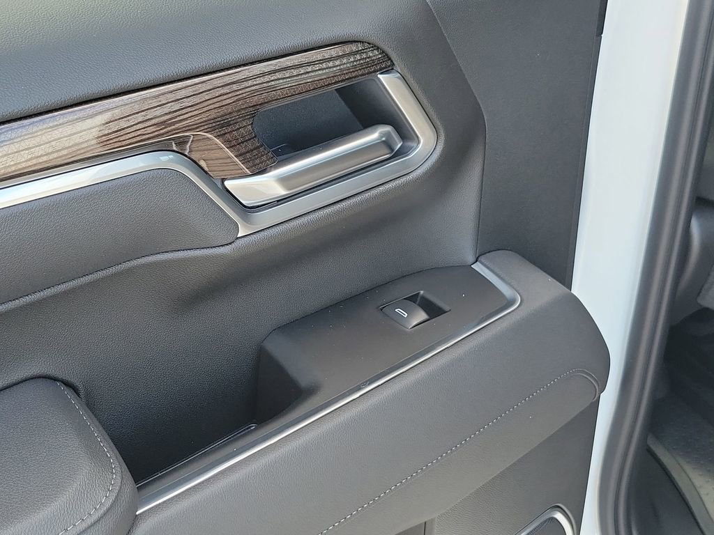 2026 Chevrolet Silverado 1500 LT photo 44