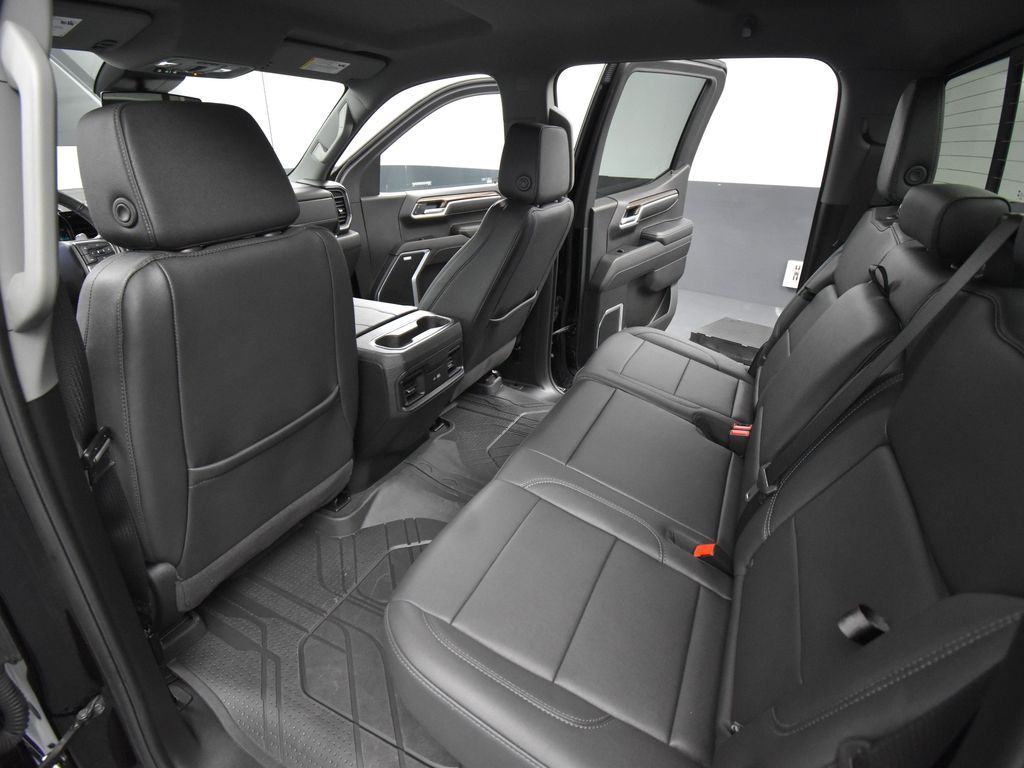 2025 Chevrolet Silverado 1500 RST photo 32