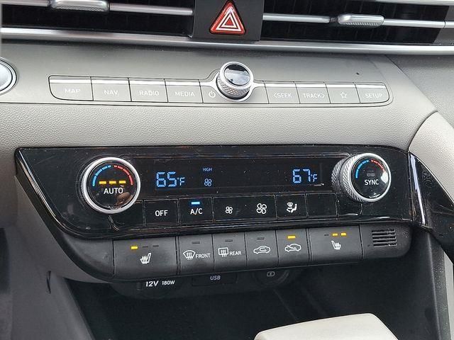 2023 Hyundai Elantra SEL photo 12