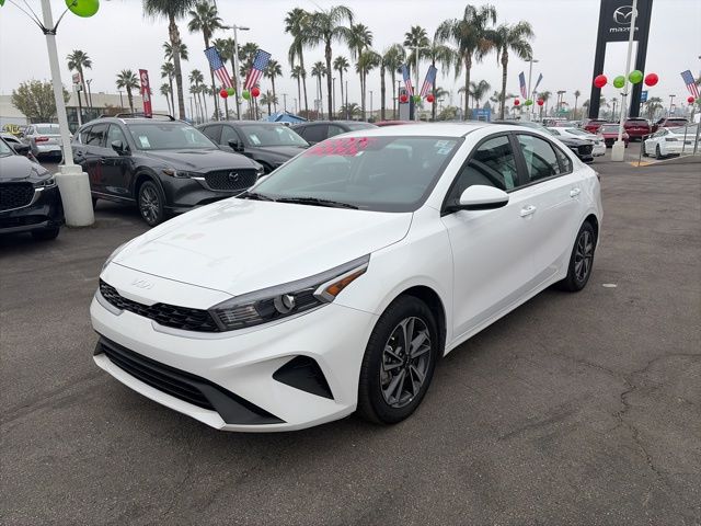 2024 Kia Forte LXS's photo