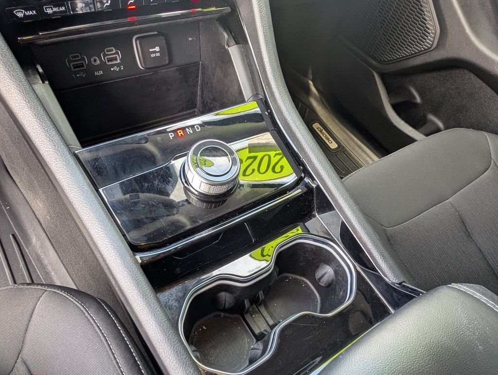 2023 Jeep Grand Cherokee Laredo photo 5