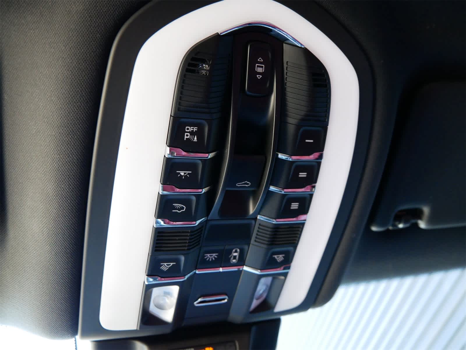 2021 Porsche Macan GTS photo 17