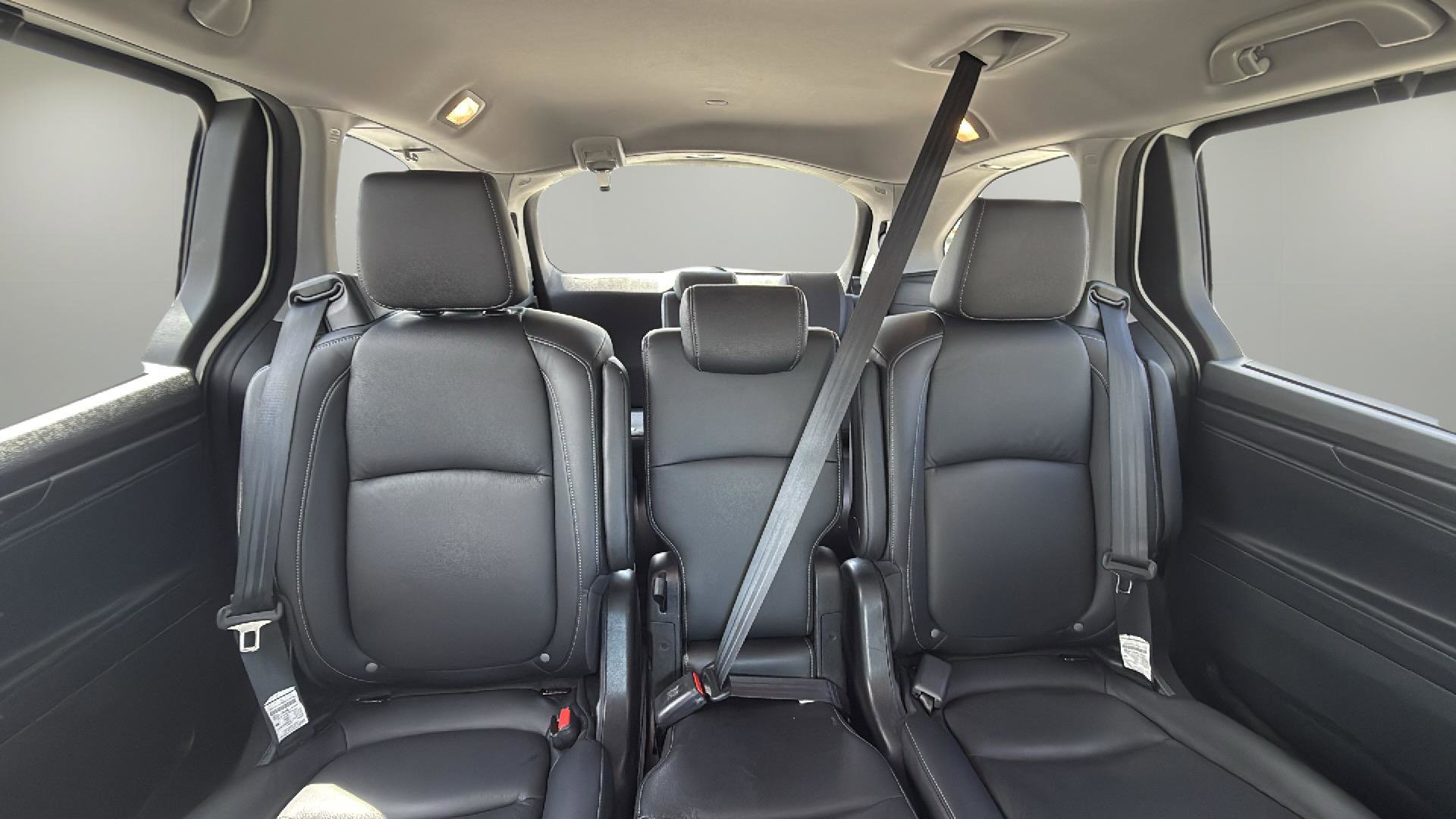 2023 Honda Odyssey Touring photo 14