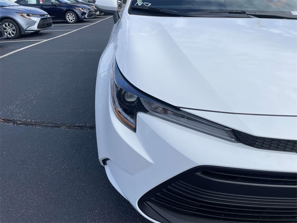 2025 Toyota Corolla LE photo 11