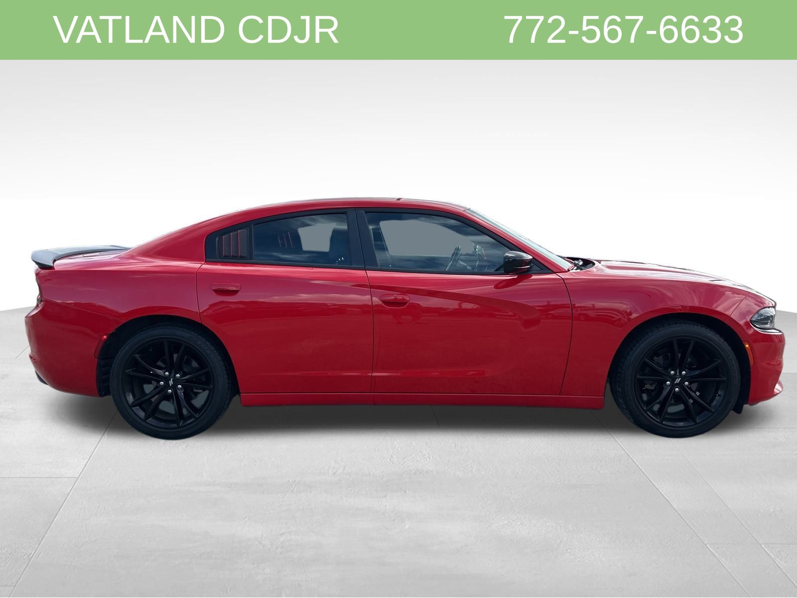 2018 Dodge Charger SXT photo 4